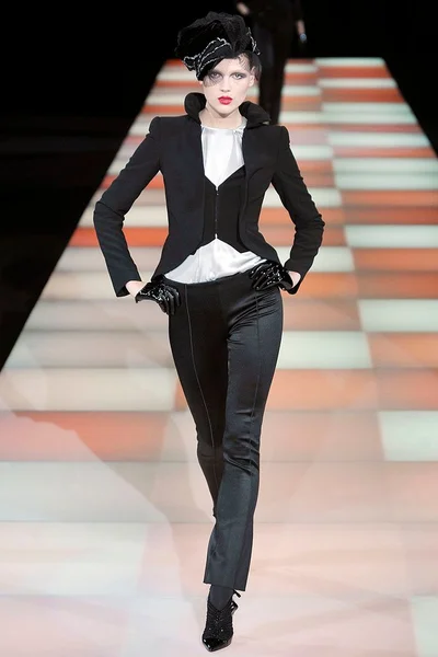 Look 27